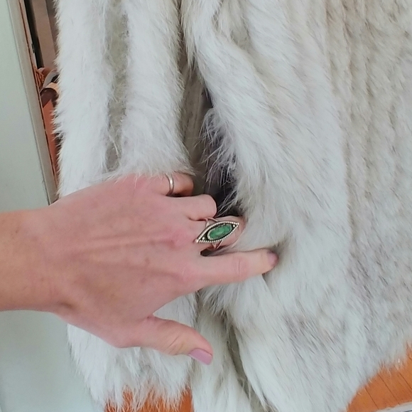 *SOLD* Vintage Fox Fur Coat - Picture 6 of 10